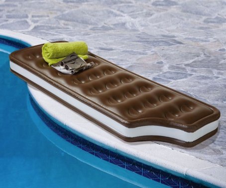 ice-cream-sandwich-pool-float-12953